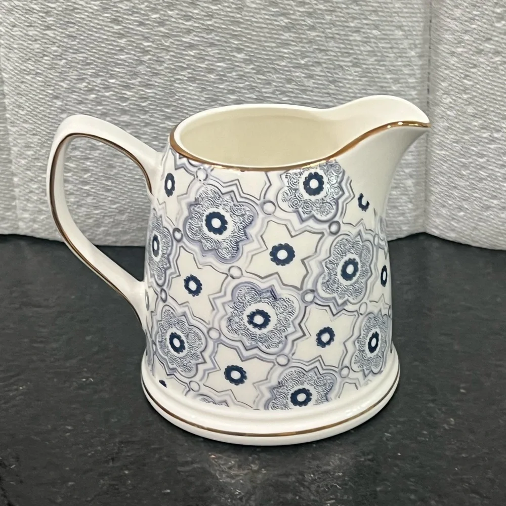 Vintage Grace's Teaware Porcelain Creamer Cobalt Blue Gold Trim - Picture 4 of 4